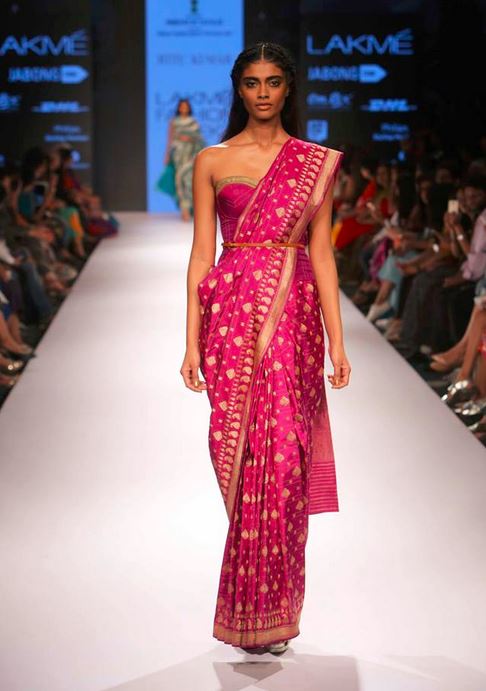 banarasi saree draping Archives - Samyakk: Sarees, Sherwani, Salwar Suits, Kurti, Lehenga, Gowns