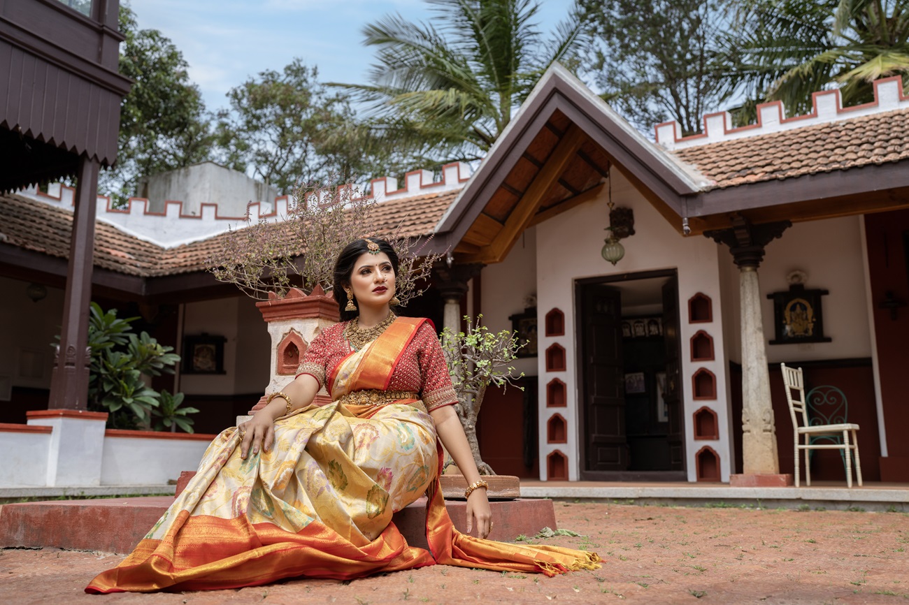 Gold Kanchipuram Tissue silk Saree